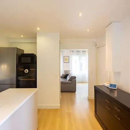 Chic 2br With Big Terrace For 5 * Paris