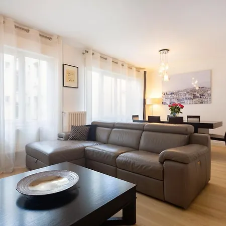 Chic 2br With Big Terrace For 5
